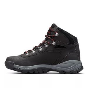 Columbia Women’s Newton Ridge Plus Waterproof Hiking Boot